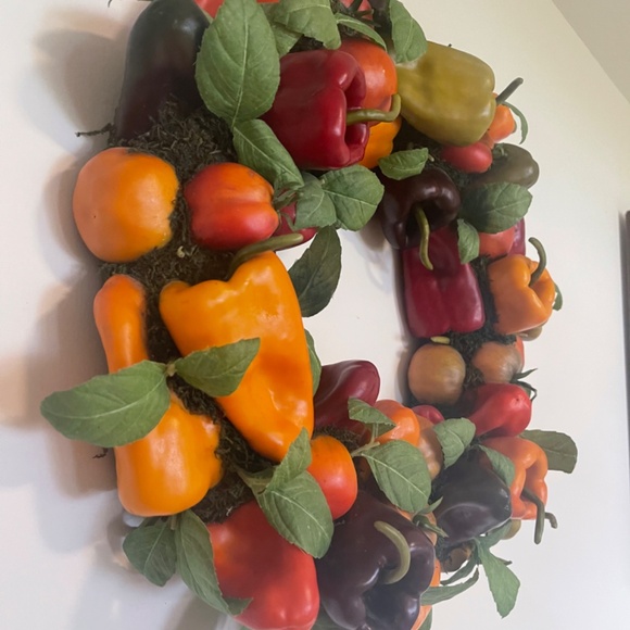 Colourful Vegetable Wreath (Indoor) - Picture 3 of 3